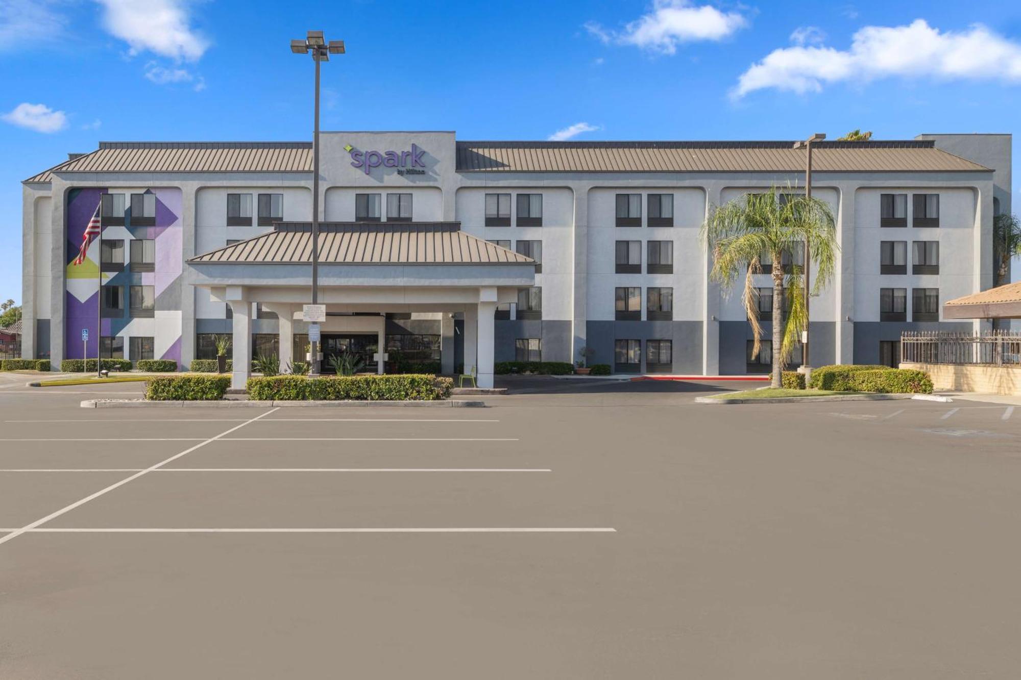 Spark By Hilton Bakersfield Central Eksteriør bilde